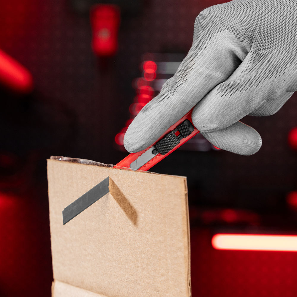 Нож, 9 мм, выдвижное лезвие Matrix (78911)