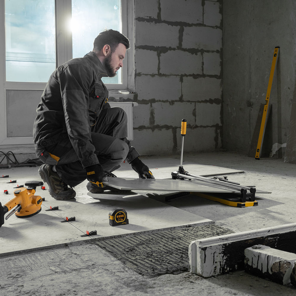 Плиткорез 600х14мм, цельнометал. напр., каретка на подш., стальная станина, рукоятка-пенал Denzel (877008)