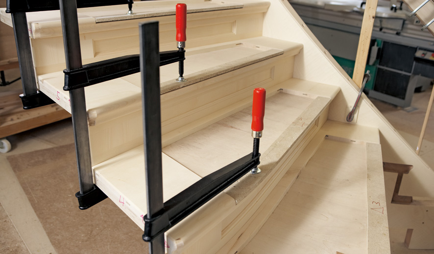 Струбцина чугунная 600/300 глубокий зажим, 7 кН, Т-ручка для высоких нагрузок TGN60T30K BE-TGN60T30K