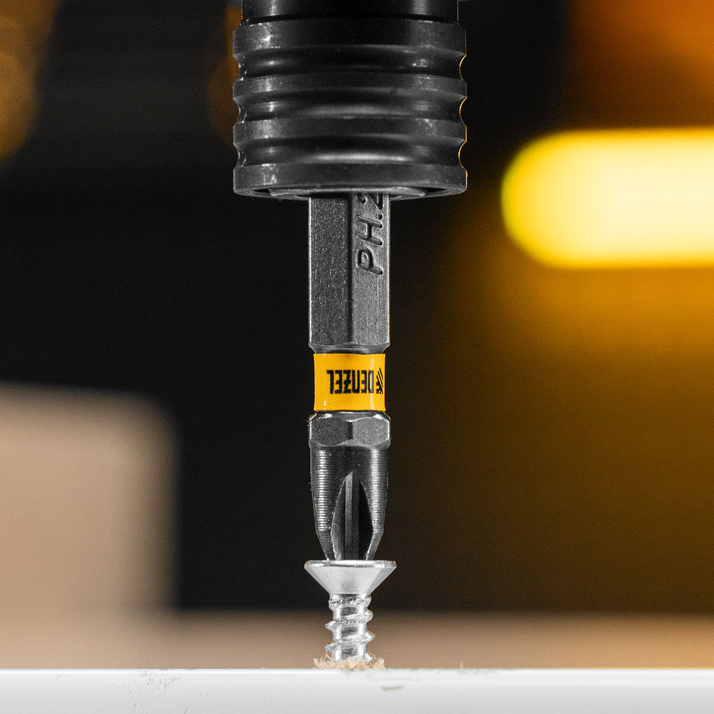 Бита PH2х50, сталь легированная S2, 10 шт., Е 6,3, шестигранный профиль, отрывная упаковка Denzel (11683)