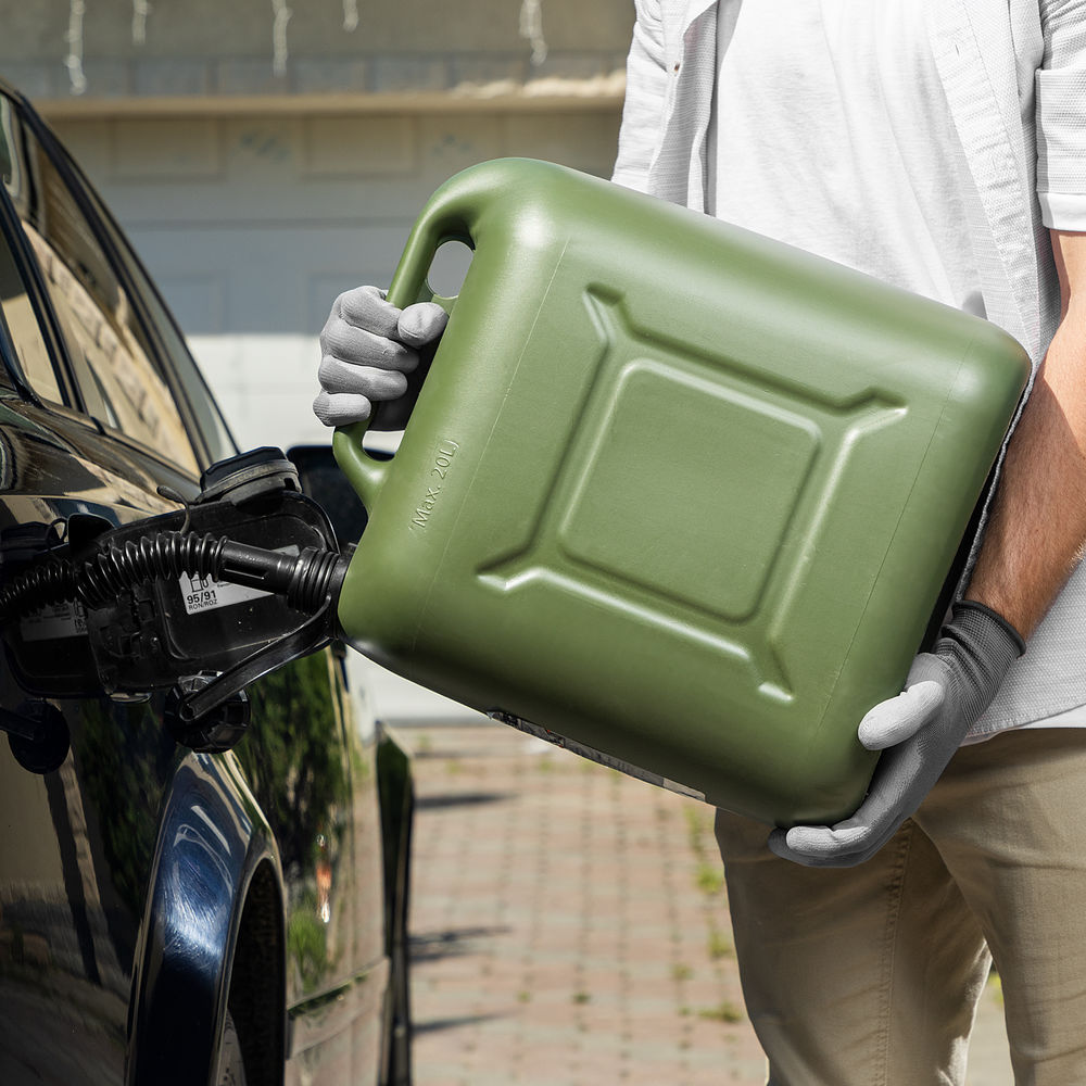 Канистра для ГСМ вертикальная 20 л, пластиковая, усиленная Stels (53127)