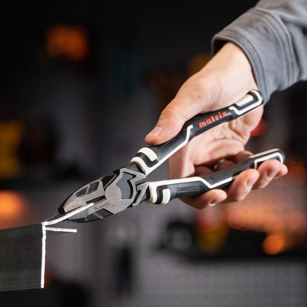 Плоскогубцы комбинированные 210 мм, усиленная система, Pro Matrix (17061)