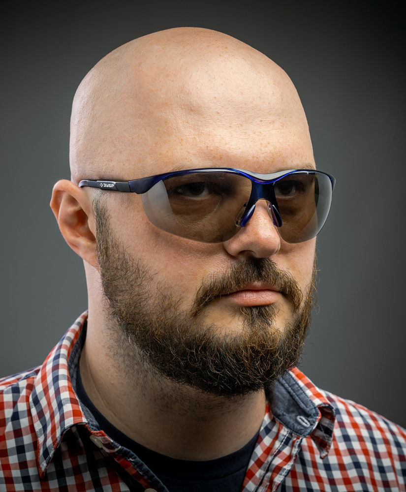 Очки защитные ПРОГРЕСС открытые серые стекло устойчивое к царапинам и запотеванию ЗУБР Профессионал 110323