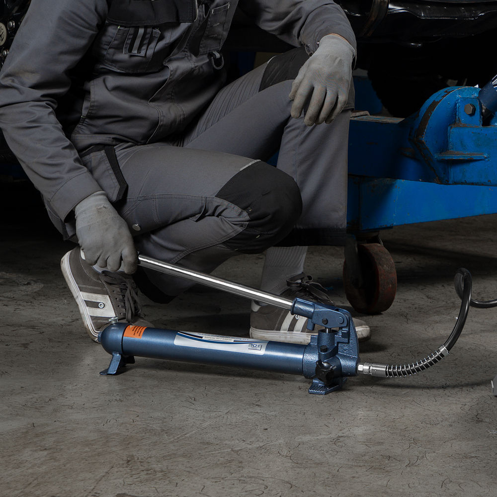 Растяжка гидравлическая, 10 т, набор из 17 предметов, 7 сменных насадок, в металлическом кейсе Stels (51353)