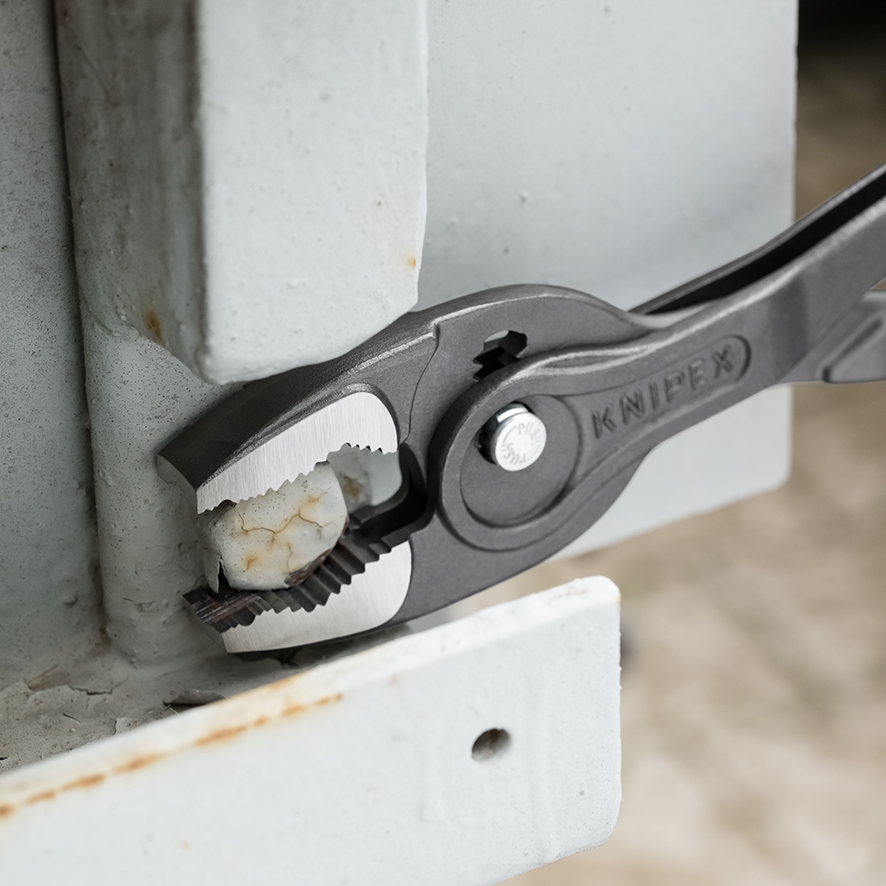 Клещи с фронтальным и боковым захватами зев 5-27 мм, длина 250 мм, обливные ручки TwinGrip KN-8201250