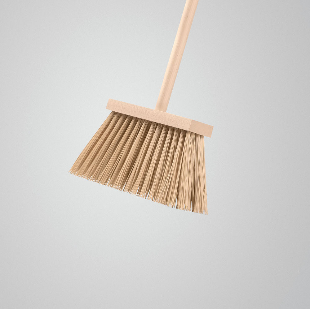 Метла с черенком ДОКА буковая колодка 24 см, шлифованный берёзовый черенок 120 см d 22 мм, щетина 120 мм, 3-рядная ЗУБР 39231-24_z01