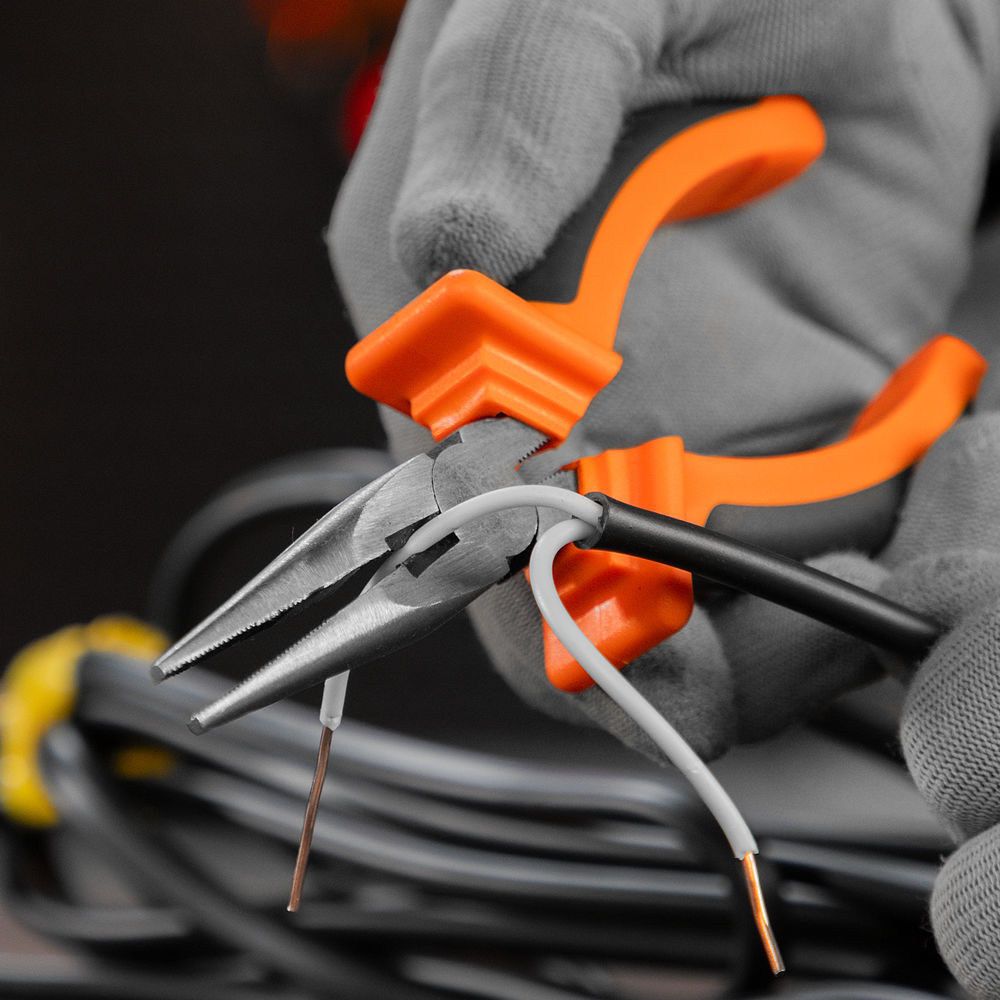 Длинногубцы прямые Comfort, 160 мм ,шлифованные, двухкомпонентные рукоятки Sparta (17165)