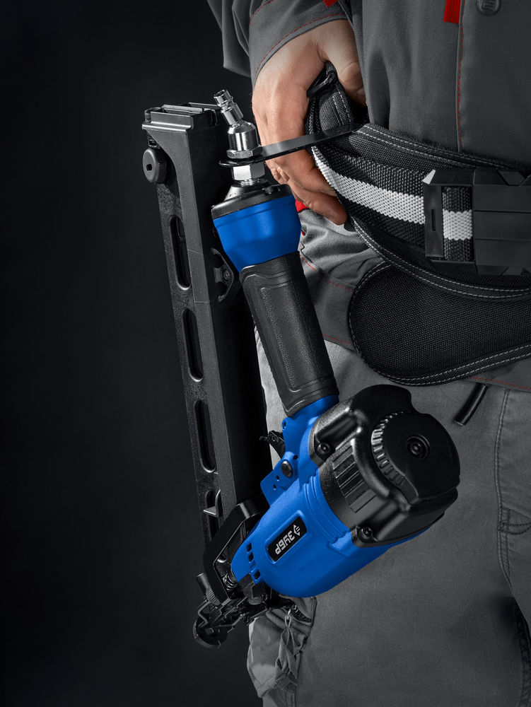 Нейлер пневматический финишный DA34-64 для реечных гвоздей 15Ga, 32–64 мм ЗУБР Профессионал 31926