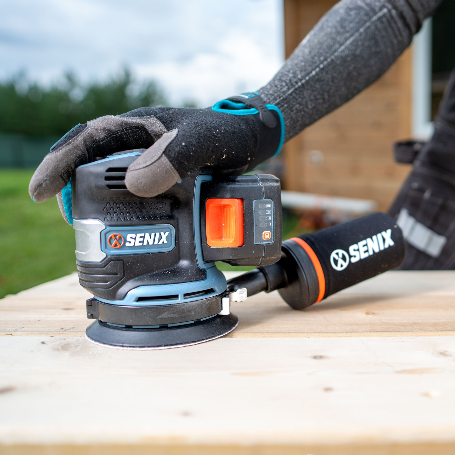 Орбитальная (эксцентриковая) шлифмашина, бесщ.дв., 125 мм, без АКБ и ЗУ X2 20В