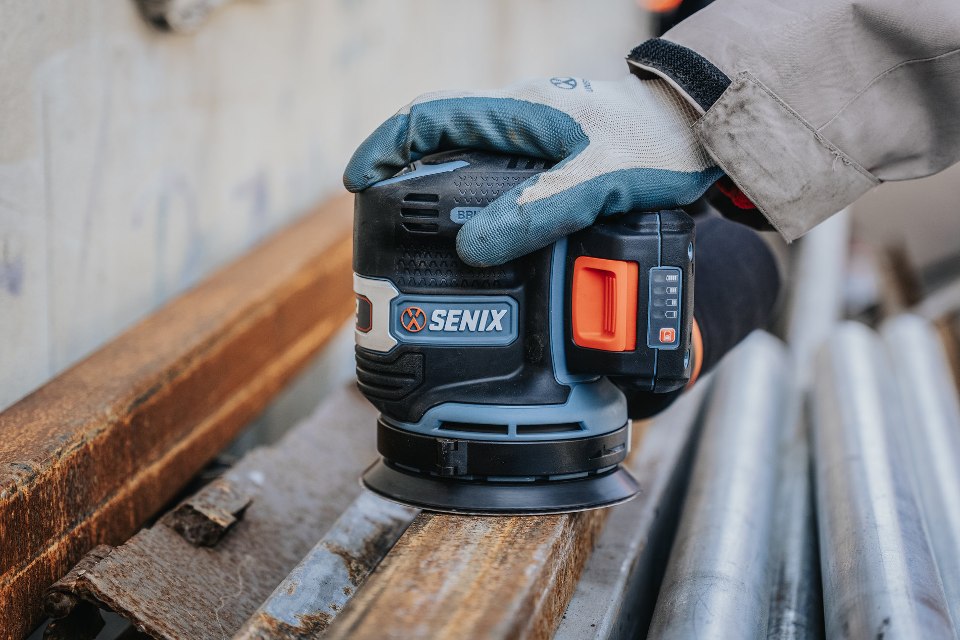 Орбитальная (эксцентриковая) шлифмашина, бесщ.дв., 125 мм, без АКБ и ЗУ X2 20В