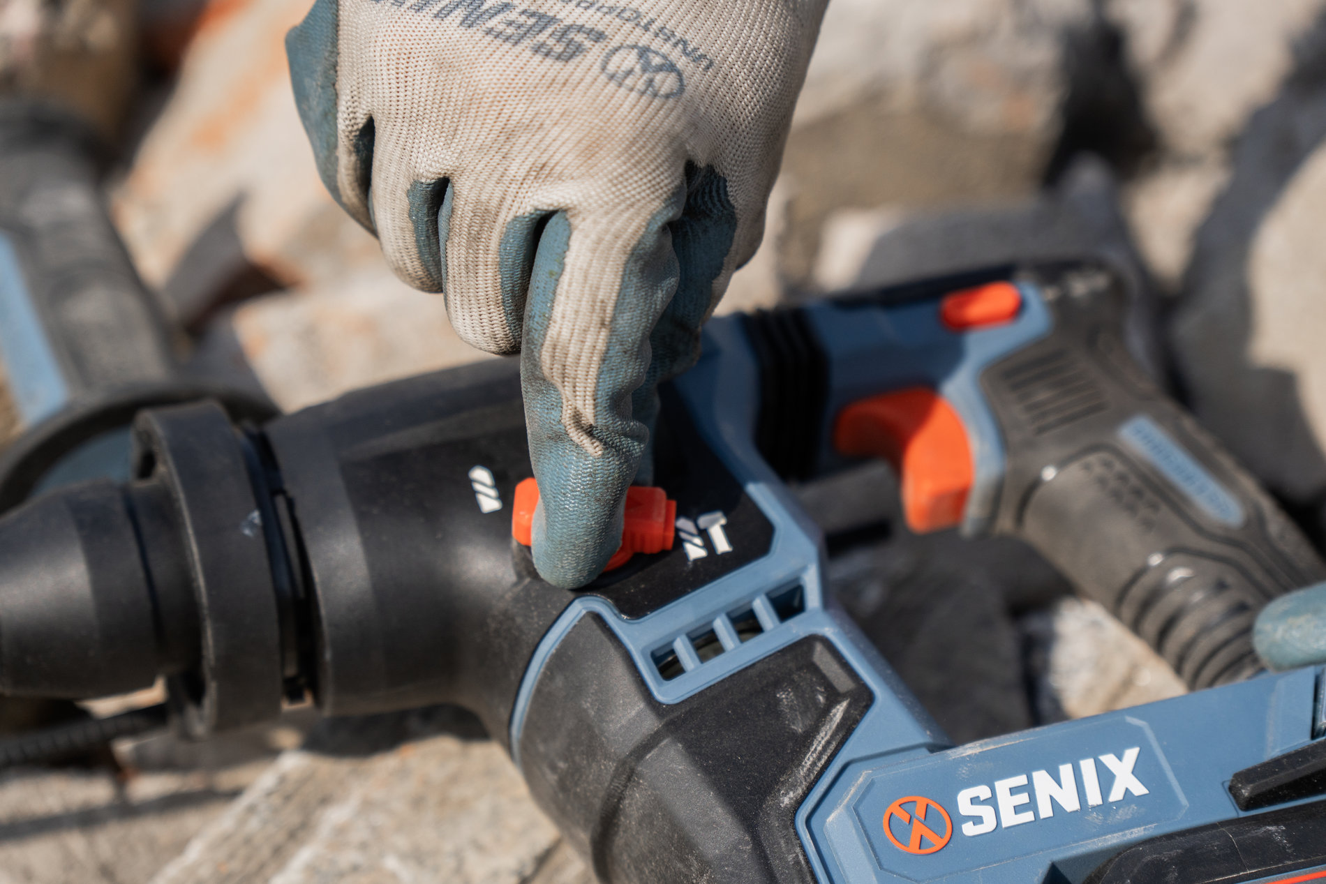 Перфоратор SDS-plus, 1.2Дж, 17 мм, без АКБ и ЗУ X2 20В