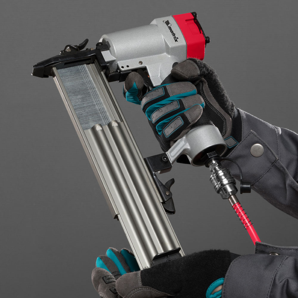 Нейлер пневматический для гвоздей от 10 до 50 мм Matrix (57410)