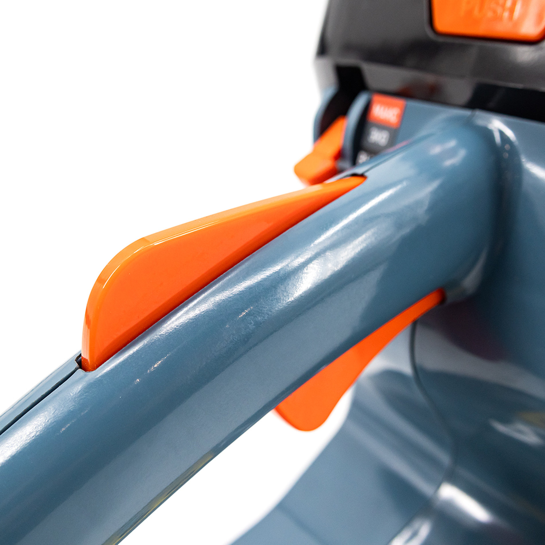 Пила цепная, бесщ.мотор, 40 см (16). В комплекте: 1 батарея 10.0Ач, ЗУ X8 84В