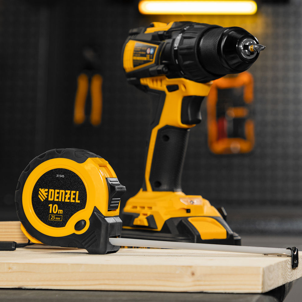 Рулетка 10м х 25мм, двухкомп. корпус, кнопка-пауза Denzel