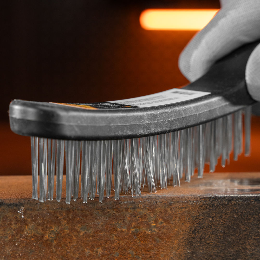 Щетка четырехрядная металлическая с пластмассовой ручкой Sparta (748665)