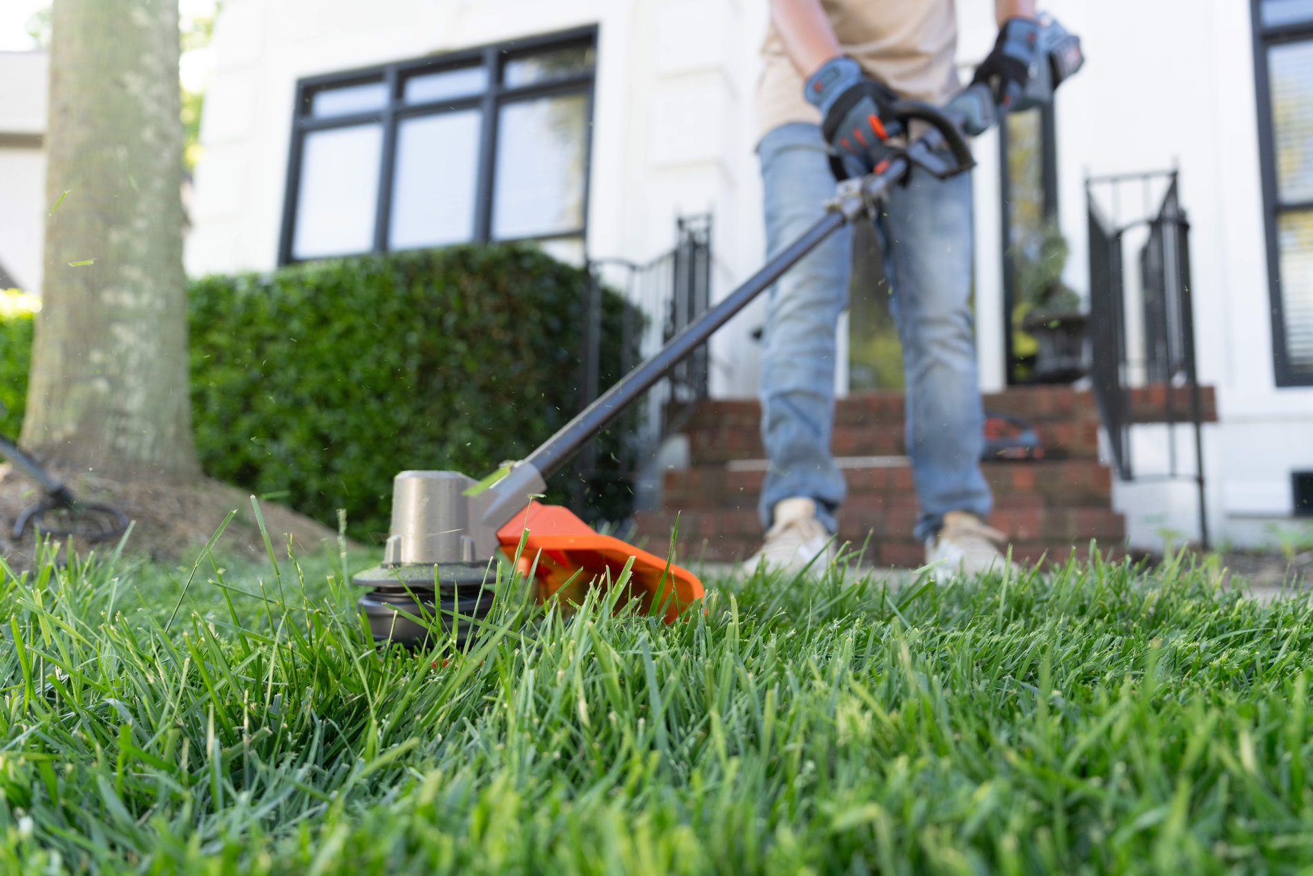Триммер аккумуляторный, серия X6, 60В, 40 см., бесщ.мотор, 1 аккумулятор 3.0Ач, ЗУ