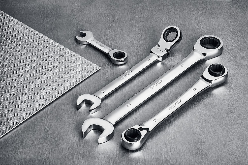 Ключ гаечный шарнирный трещоточный 10 мм Профессионал ЗУБР 27101-10