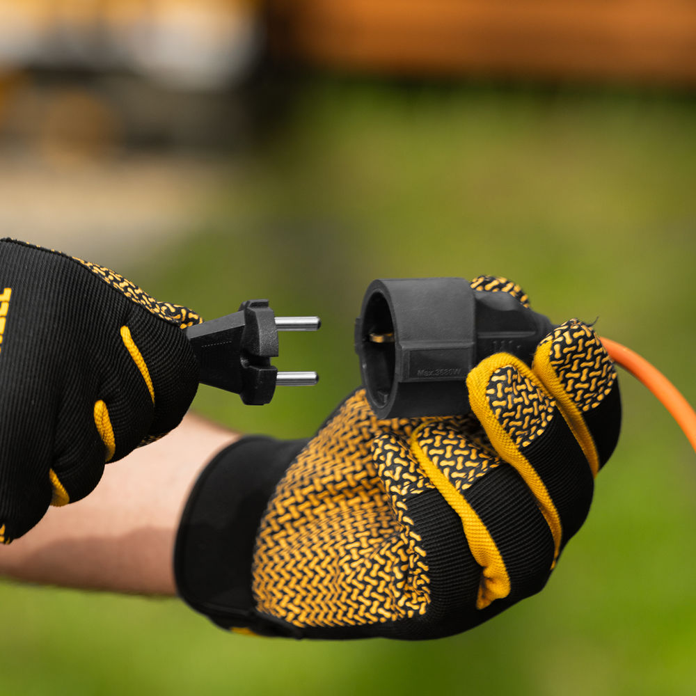 Удлинитель-шнур силовой Garden Series, ПВС, 10м, 1 розетка 3 x 1,5 мм, Denzel (37407)