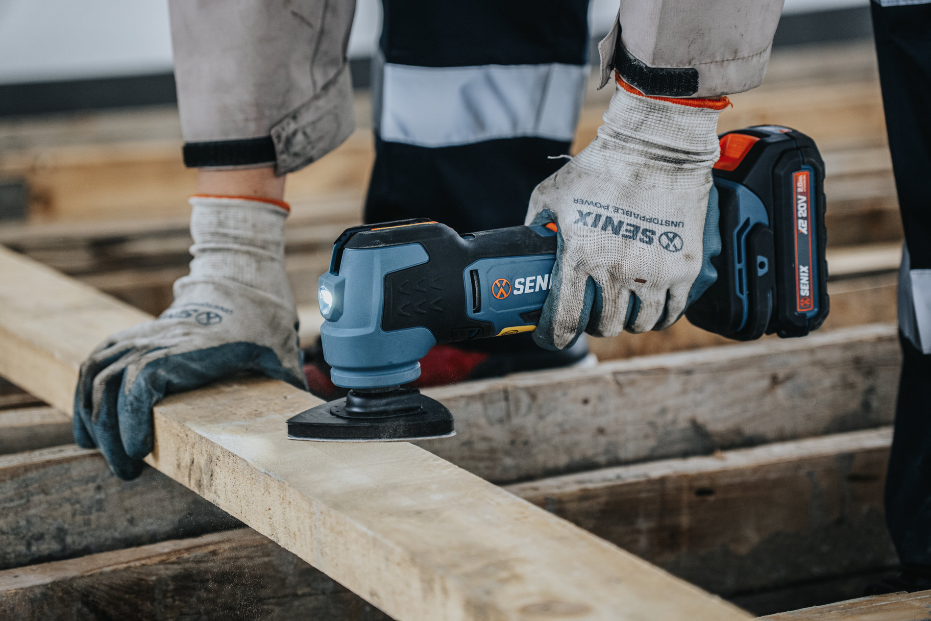 Реноватор (многофункциональный инструмент), с 1 АКБ, 1 ЗУ X2 20В