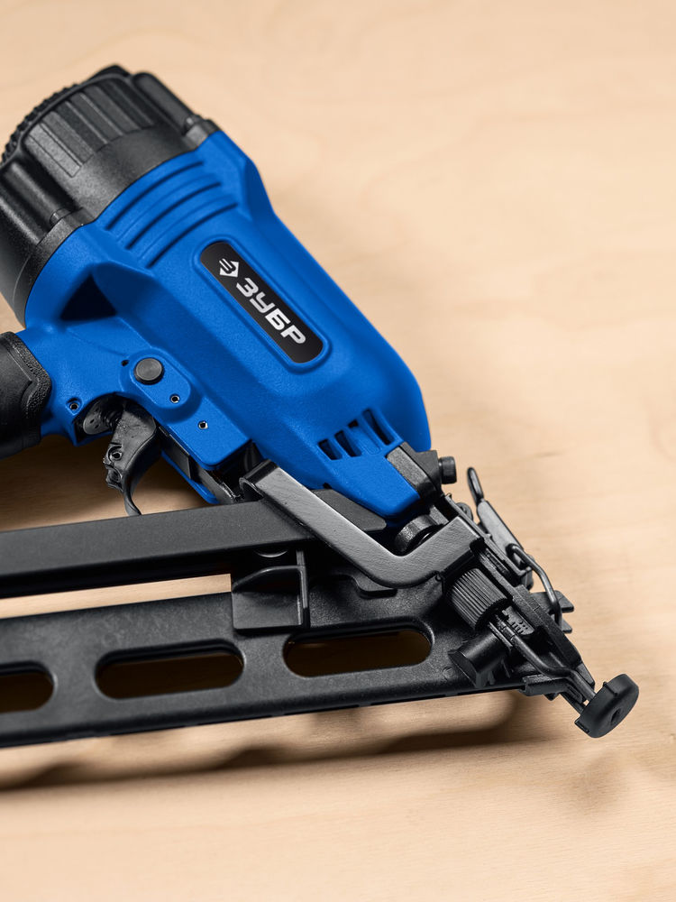 Нейлер пневматический финишный DA34-64 для реечных гвоздей 15Ga, 32–64 мм ЗУБР Профессионал 31926