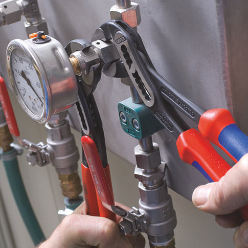 ALLIGATOR клещи переставные, зев 42 мм, длина 180 мм, хром, обливные ручки (KN-8803180)