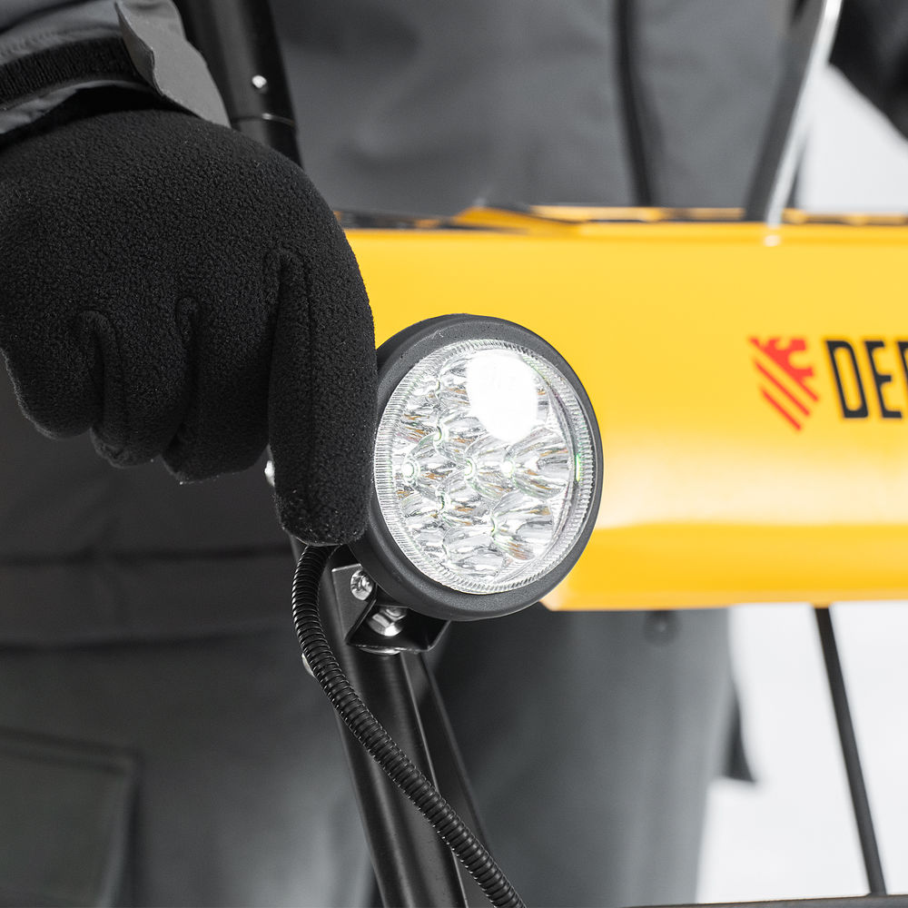 Бензиновая снегоуборочная машина SBM 610, 212 cc, ручной старт, фара Denzel (97653)