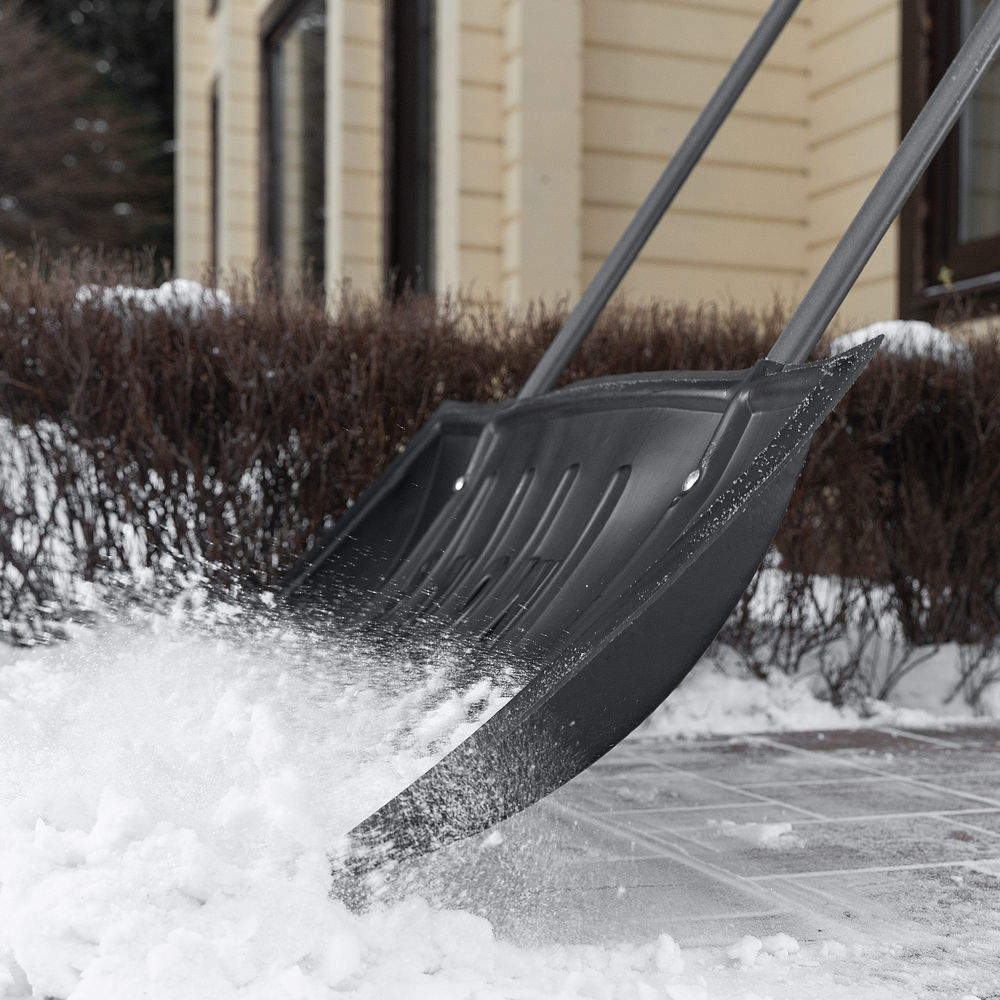 Движок для уборки снега пластиковый, 780 х 420 х 1140 мм, стальная рукоятка, Сибртех (61594)