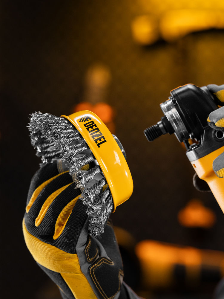 Щетка для УШМ, 125 мм, Чашка, крученая нержавеющая проволока 0.5 мм, М14 Denzel (746273)