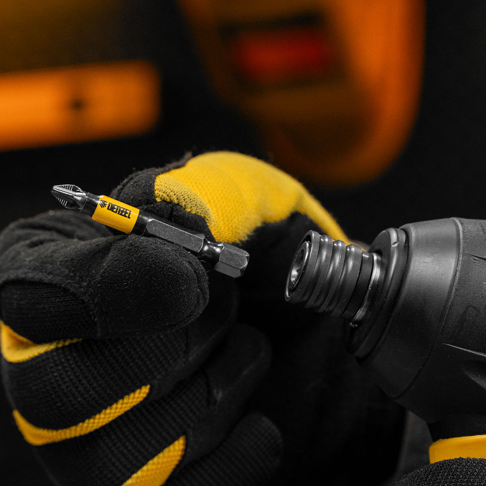 Бита PH2х50, сталь легированная S2, 10 шт., круглый профиль, отрывная упаковка, Е 6,3 Denzel (11679)