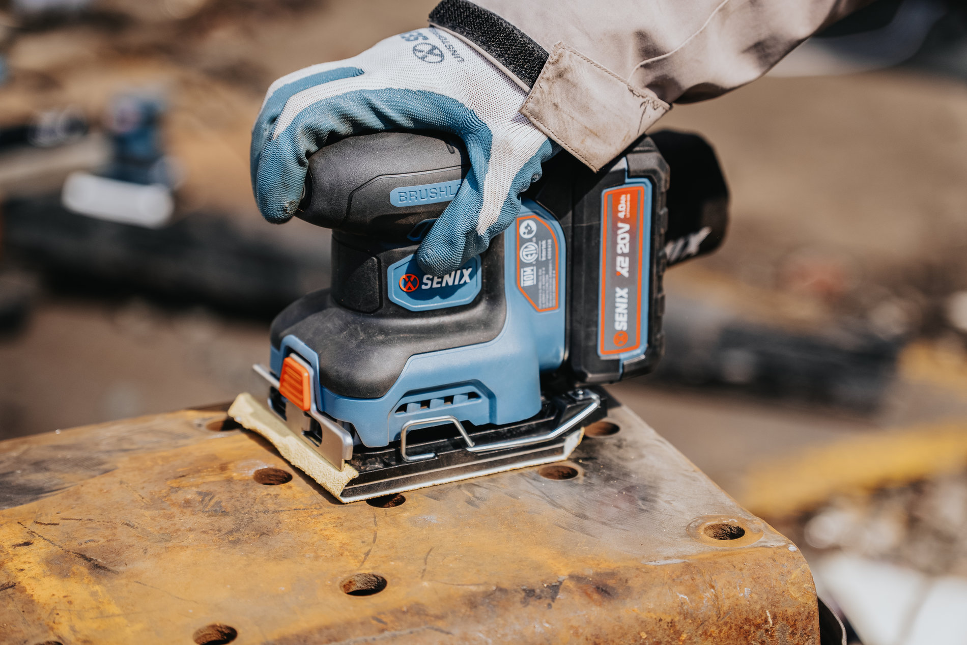 Шлифмашина вибрационная аккумуляторная, бесщ.дв., 125 мм, с 1 АКБ, 1 ЗУ X2 20В