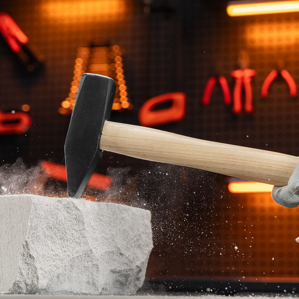 Молоток слесарный, 1000 г, квадратный боек, деревянная рукоятка Sparta