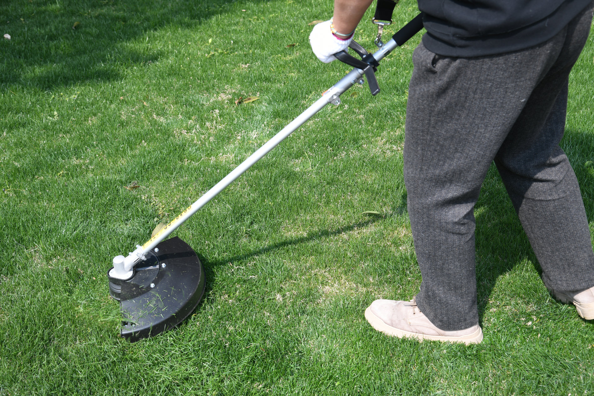 Триммер сетевой, 1200 Вт, 34 см (леска), 23 см (нож), D-рукоятка