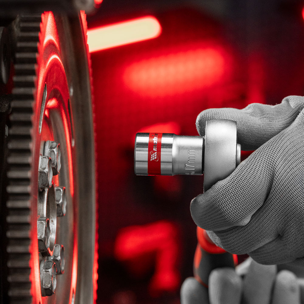 Головка торцевая, 17 мм, шестигранная, CrV, под квадрат 1/2, хромированная Matrix