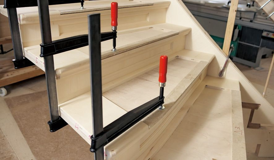 TGN60T30 Струбцина чугунная 600/300, глубокий зажим, 7 кН, деревянная ручка (BE-TGN60T30)