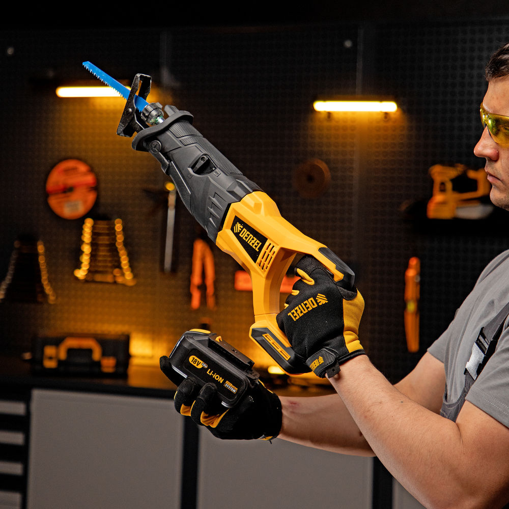 Пила сабельная аккумуляторная бесщет BRC-120-0, 18В Li-Ion Denzel (28461)