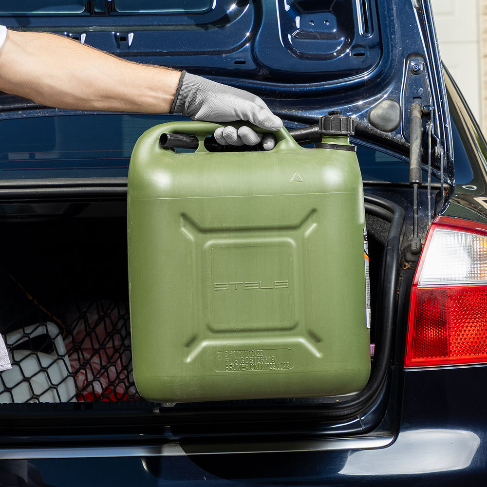 Канистра для ГСМ вертикальная 20 л, пластиковая, усиленная Stels (53127)