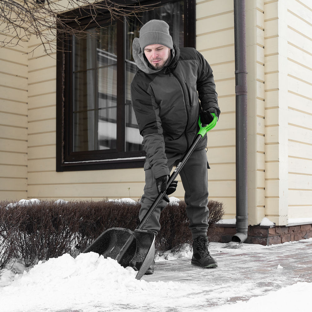 Лопата для уборки снега пластиковая Profi, 550 х 415 х 1405 мм, алюминиевый черенок, Palisad (61607)