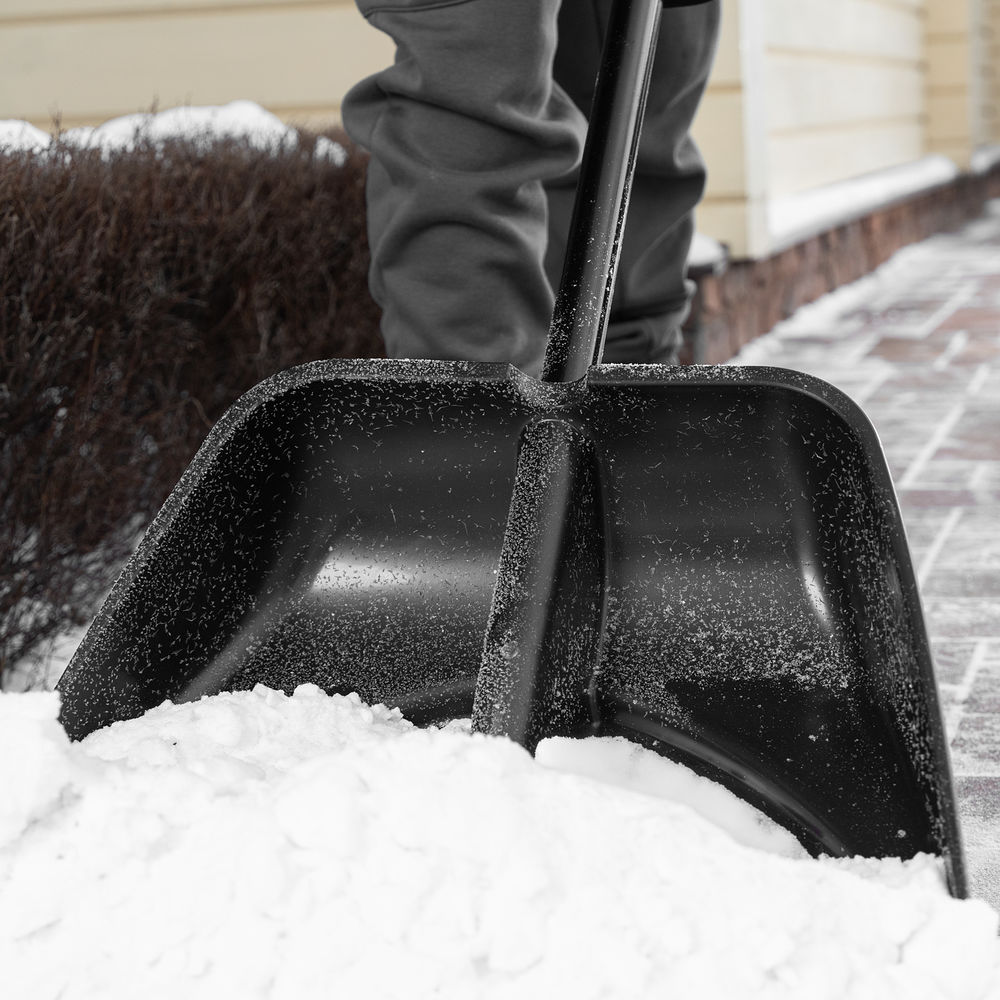 Лопата для уборки снега пластиковая Profi, 550 х 415 х 1405 мм, алюминиевый черенок, Palisad (61607)