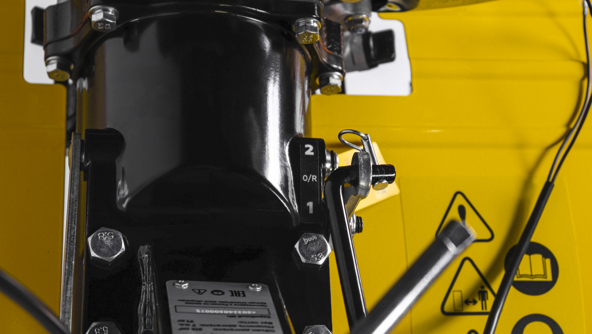 Мотоблок Champion BC7723/1 (7лс 2F/1R 85см 35см 3,6л 71кг, колеса 4/10 ВОМ) (BC7723/1)