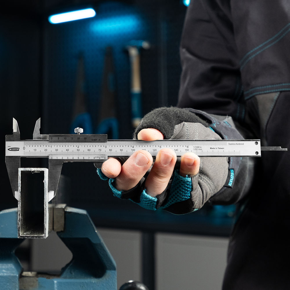 Штангенциркуль, 150 мм, 0.02 мм, нержавеющая сталь, с глубиномером Gross (31670)