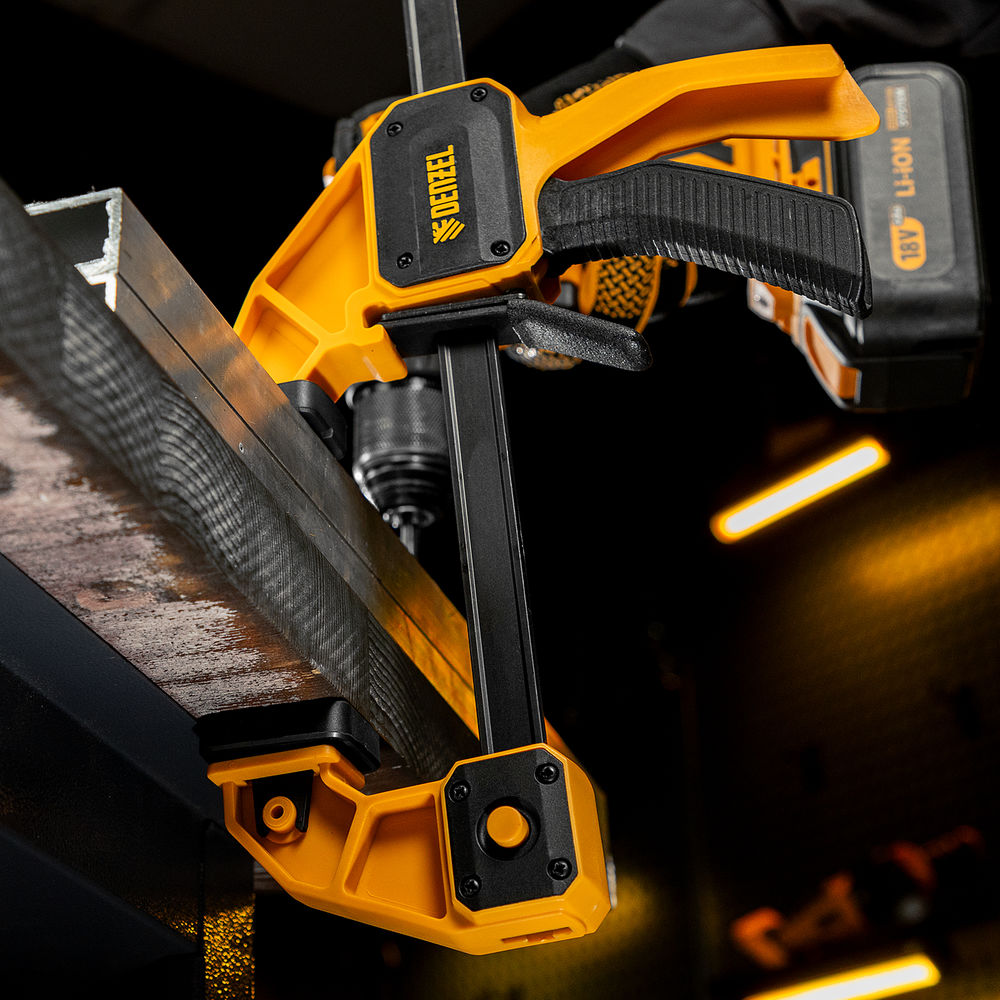 Струбцина F-образная, быстрозажимная, 300 х 80 мм, усиленный нейлоновый корпус Denzel (20506)