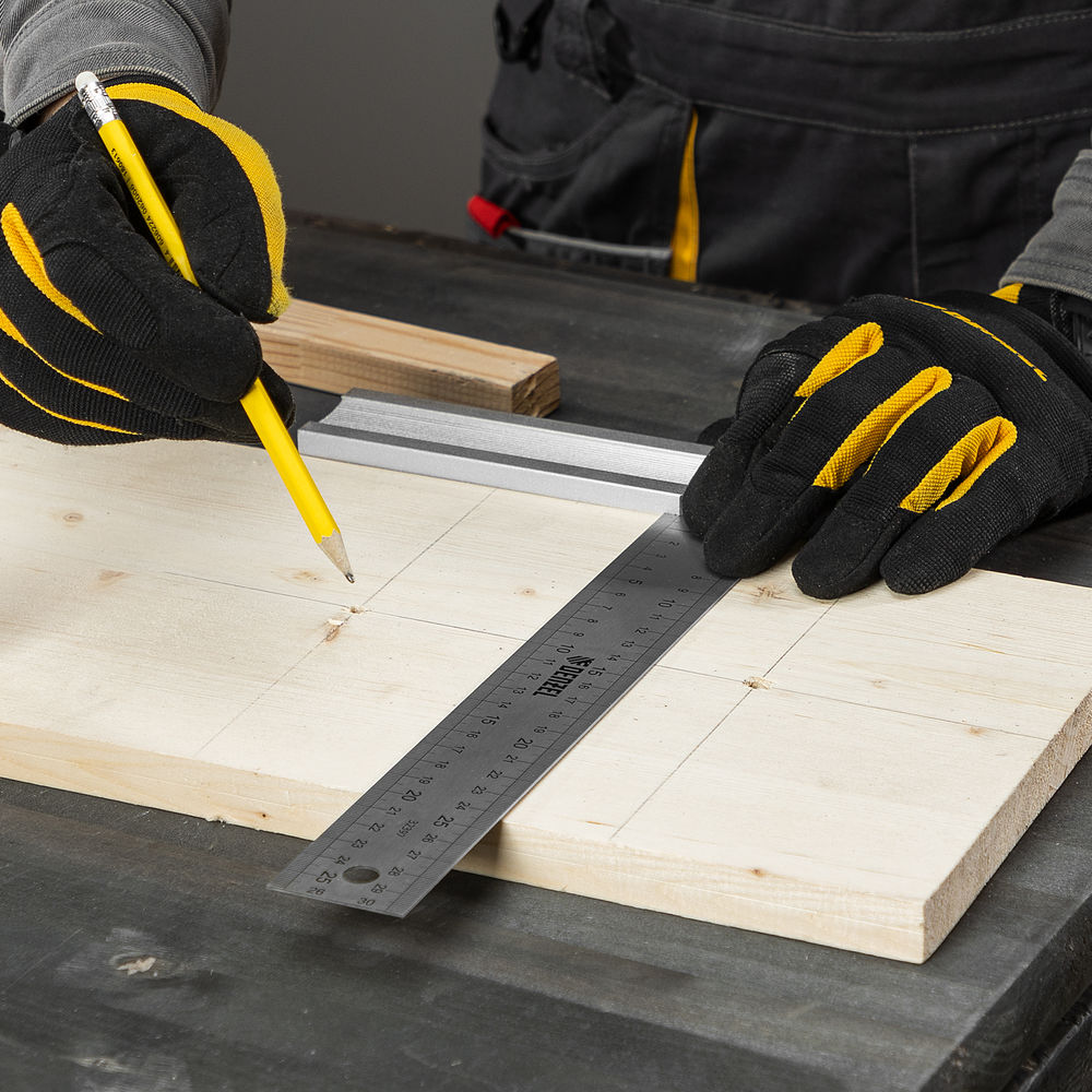 Угольник стальной 300 мм, нержавеющая сталь, градуировка, алюминиевое основание Denzel (32397)