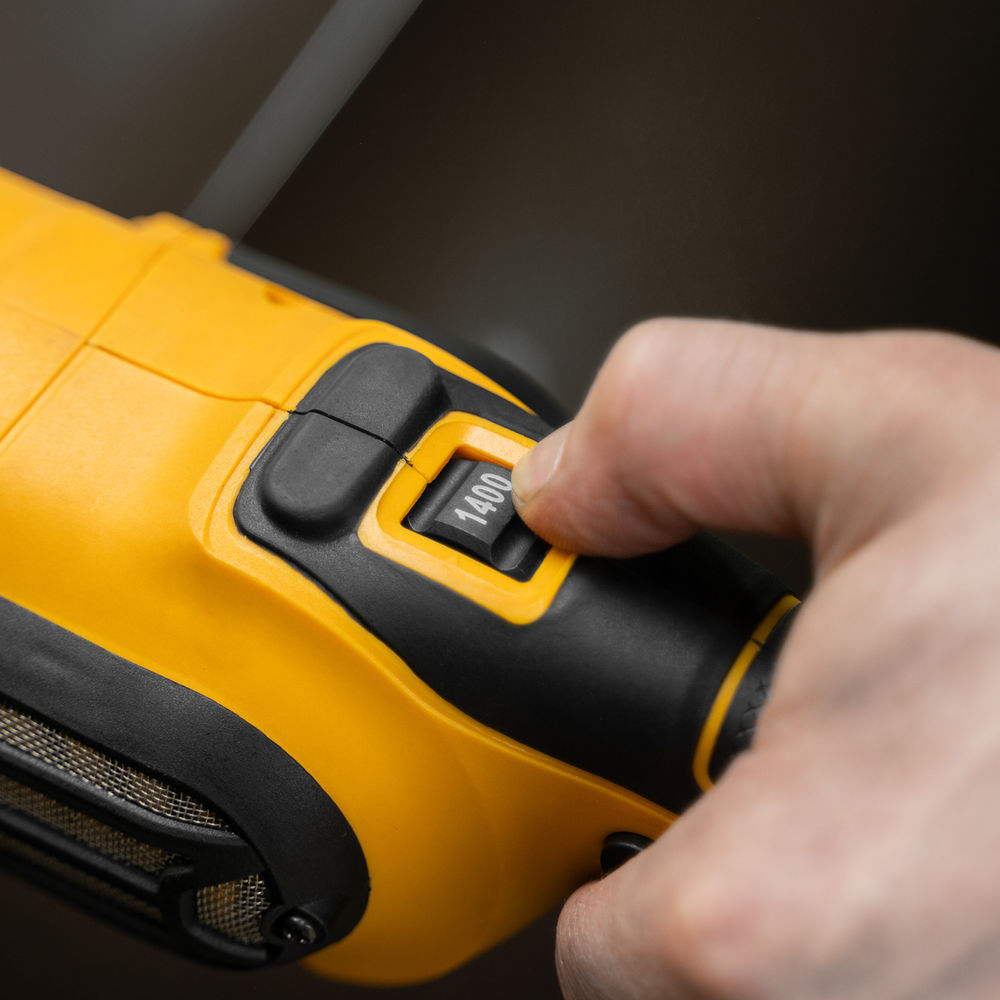 Машина полировальная CP-180, 1400 Вт, 180 мм, 0-3000 об/мин Denzel (27701)