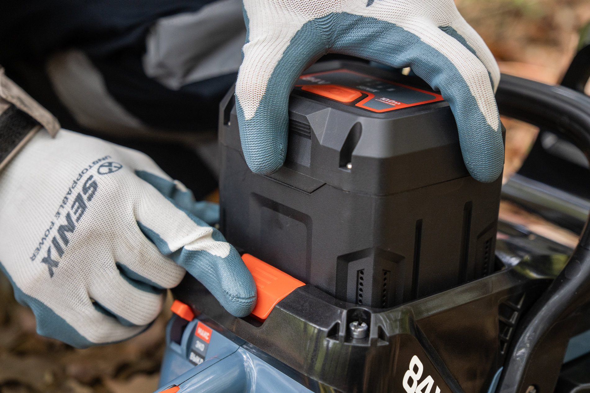 Пила цепная, бесщ.мотор, 40 см (16). В комплекте: 1 батарея 10.0Ач, ЗУ X8 84В