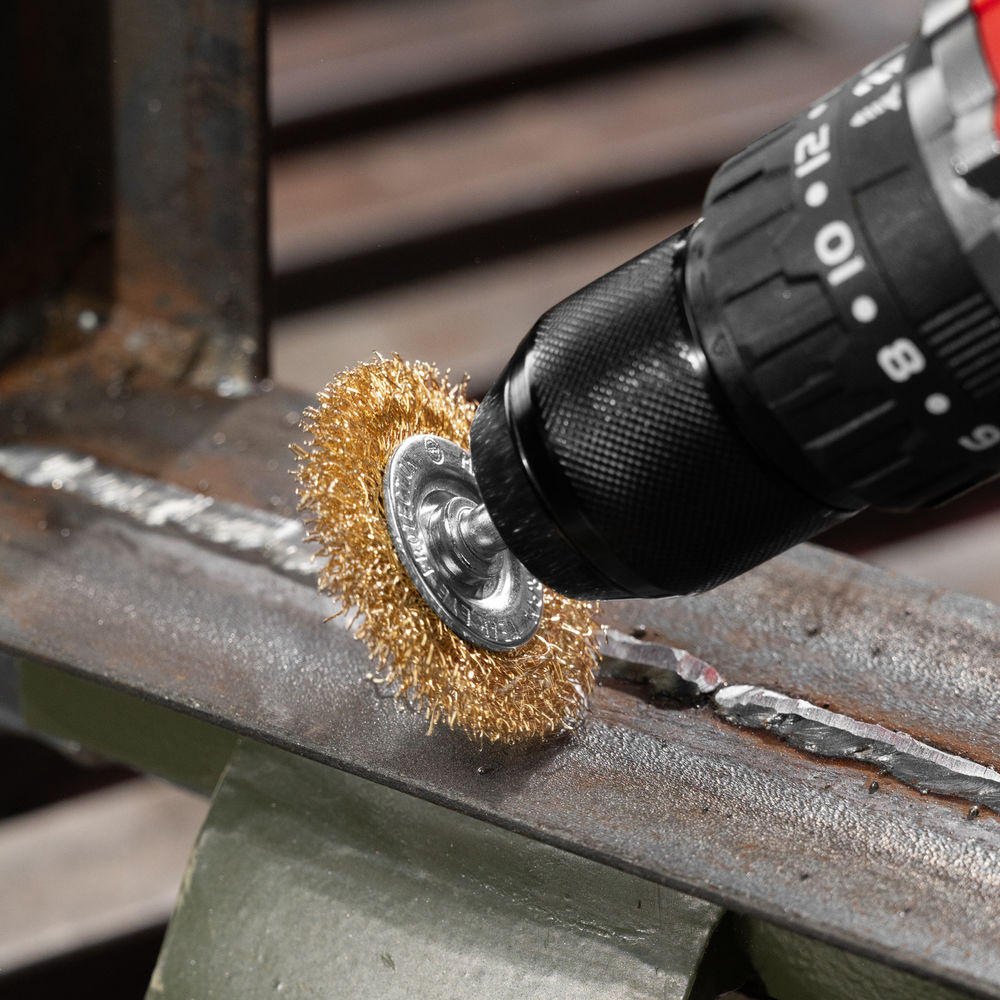 Щетка для дрели, 50 мм, плоская со шпилькой, латунированная витая проволока Matrix (74444)