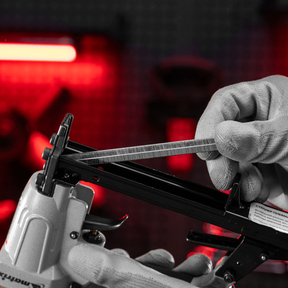 Скобы для пневматического степлера, 6 мм, ширина 1.2 мм, толщина 0.6 мм, ширина скобы 11.2 мм, 5000 шт Matrix (57652)