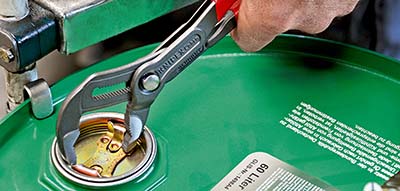 Клещи переставные 250 мм, зев 50 мм, фосфатированные, обливные ручки COBRA KN-8701250