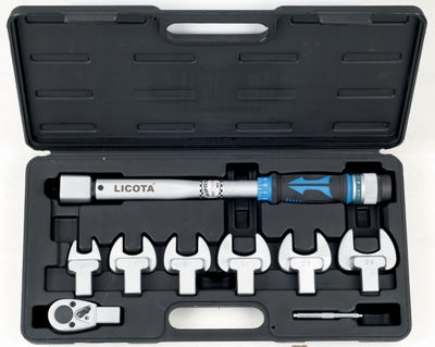 Динамометрический ключ в наборе со сменными насадками, 8пр., 15-80Нм (AQC-S002NM) Licota