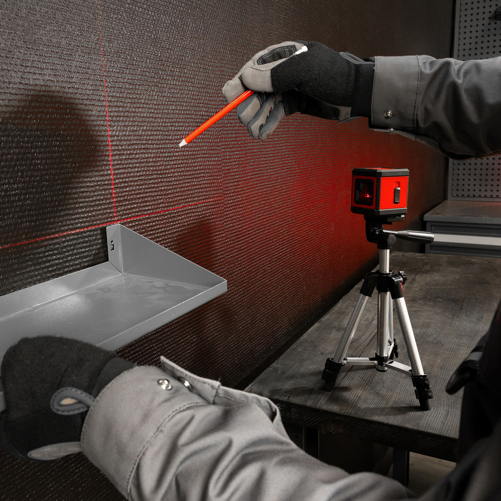 Лазерный уровень XQB RED Pro SET, 10 м, красный луч, батарейки, штатив MTX (350185)