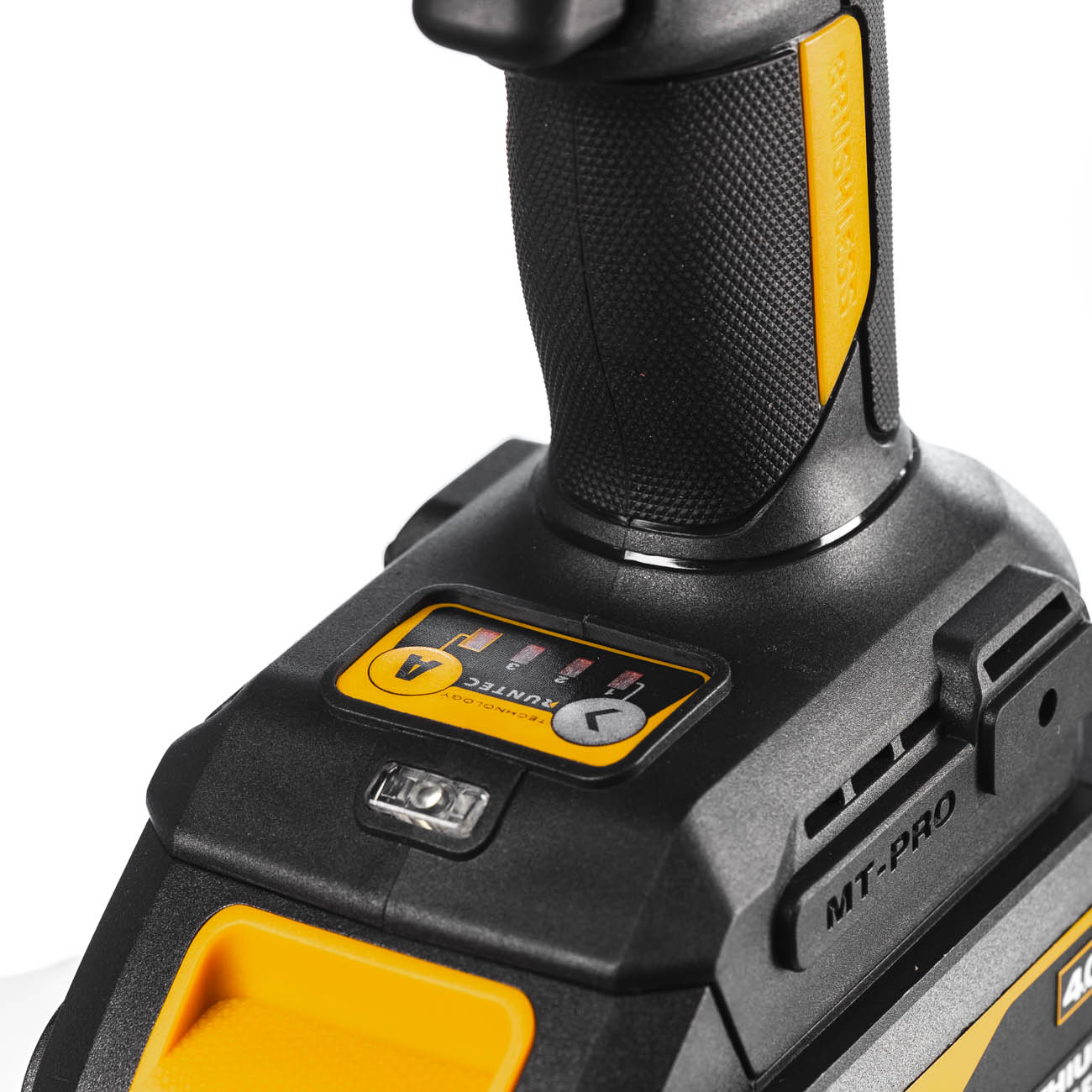 Гайковерт ударный аккумуляторный PRO 1/2, 20В, 2*4Ач, 650Нм RUNTEC RT-IW650